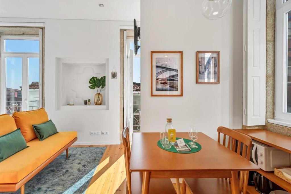 Host Wise - Lovely Shinny Flats With Balcony - Clerigos Porto Cameră foto